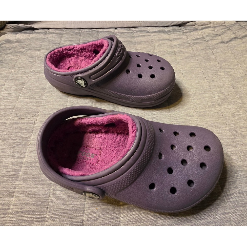 533 Crocs Kids Classic Fuzz Lined Clogs Purple Pink Fur Slip On Shoes Size6 Kids